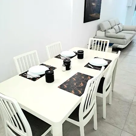 Shanti Holiday Sliema